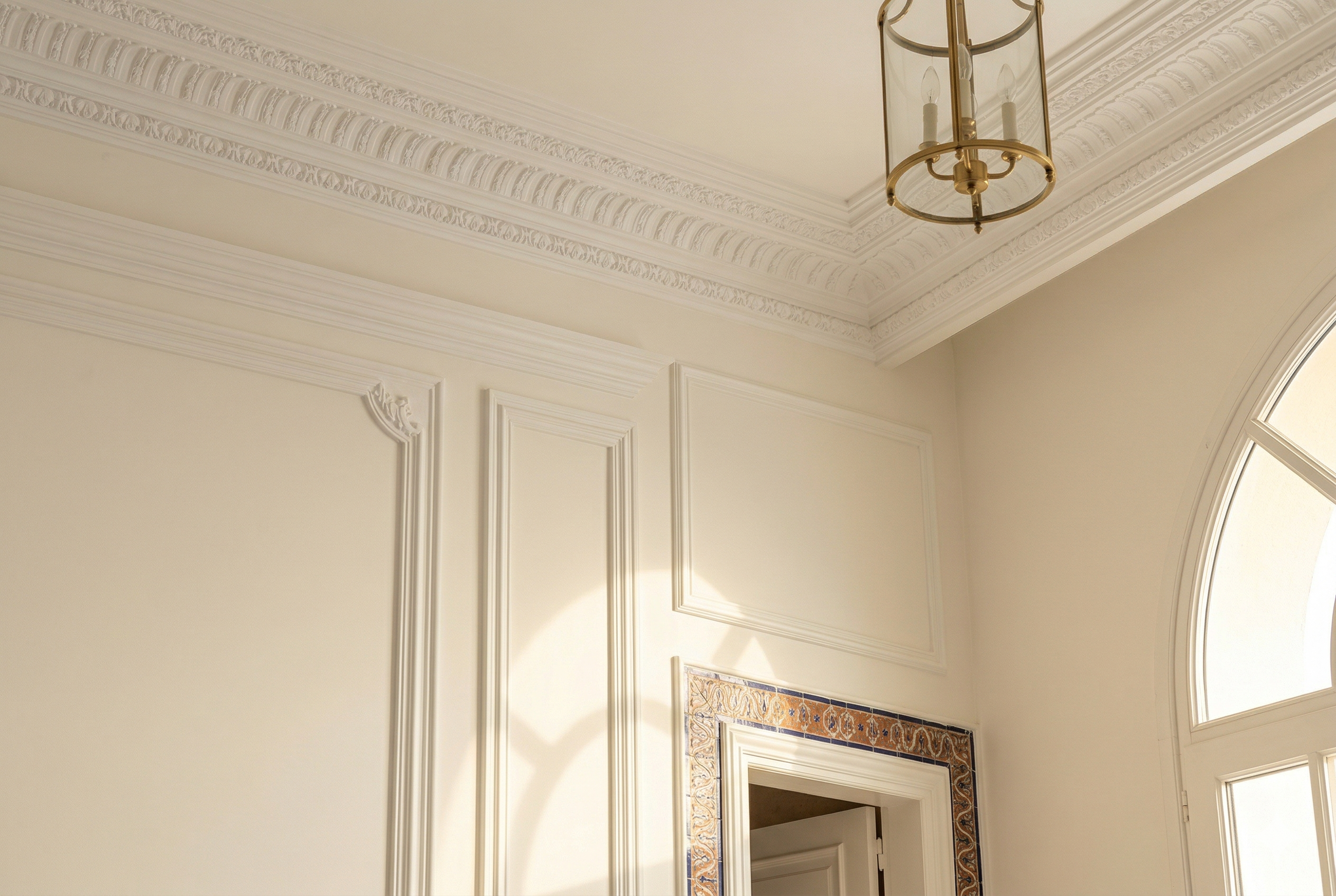Moulures boiseries plafond décoration intérieure Lafrizi Painting